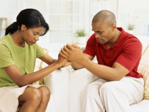 black-married-couple-praying